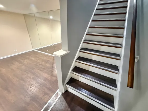 $2,300 | 4926 Crain Street, Unit C, Skokie, IL 60077