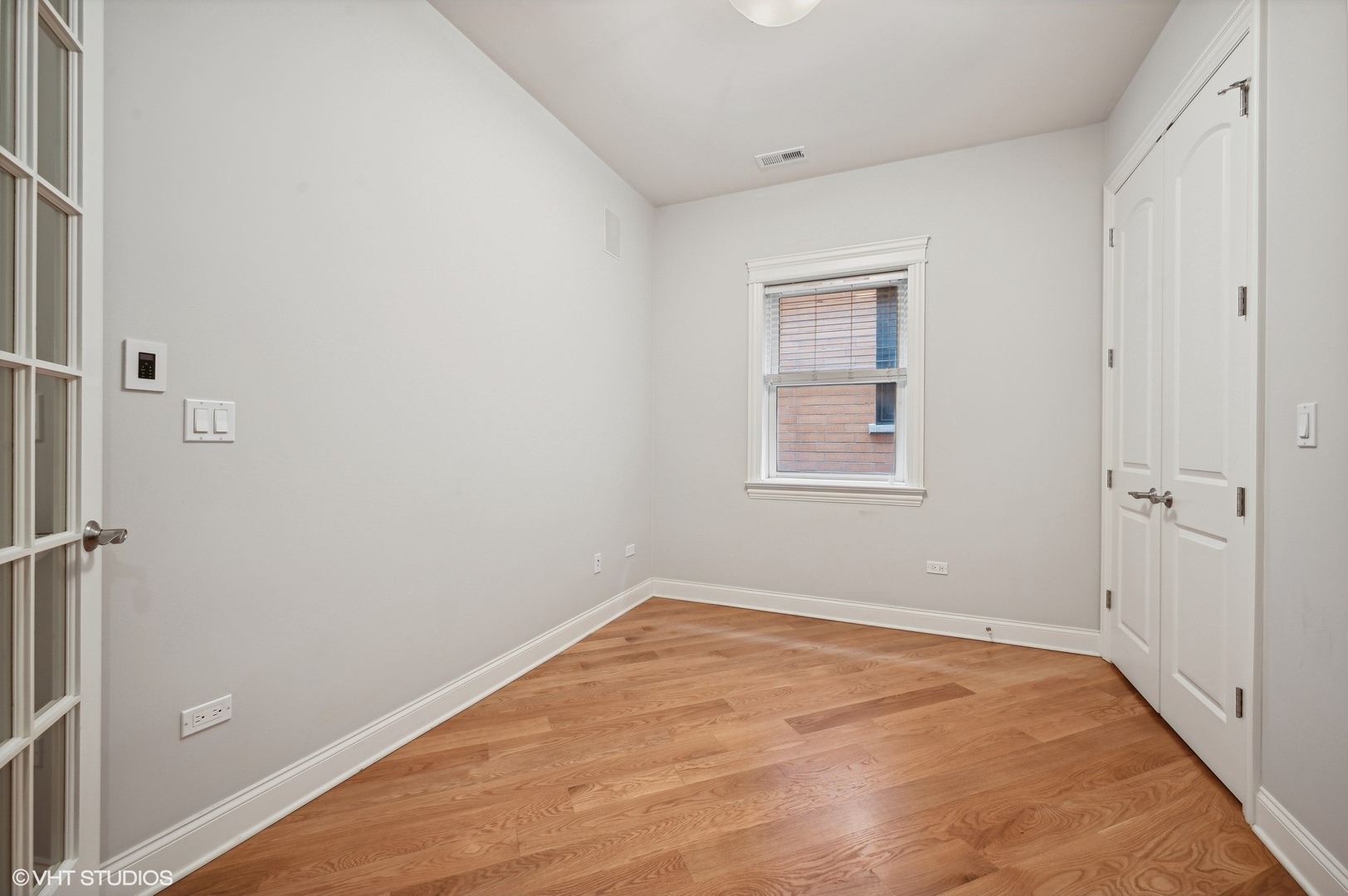 106 South Sangamon Street, Unit 3S Chicago, IL 60607 - Photo 17 of 20 an empty room with a window