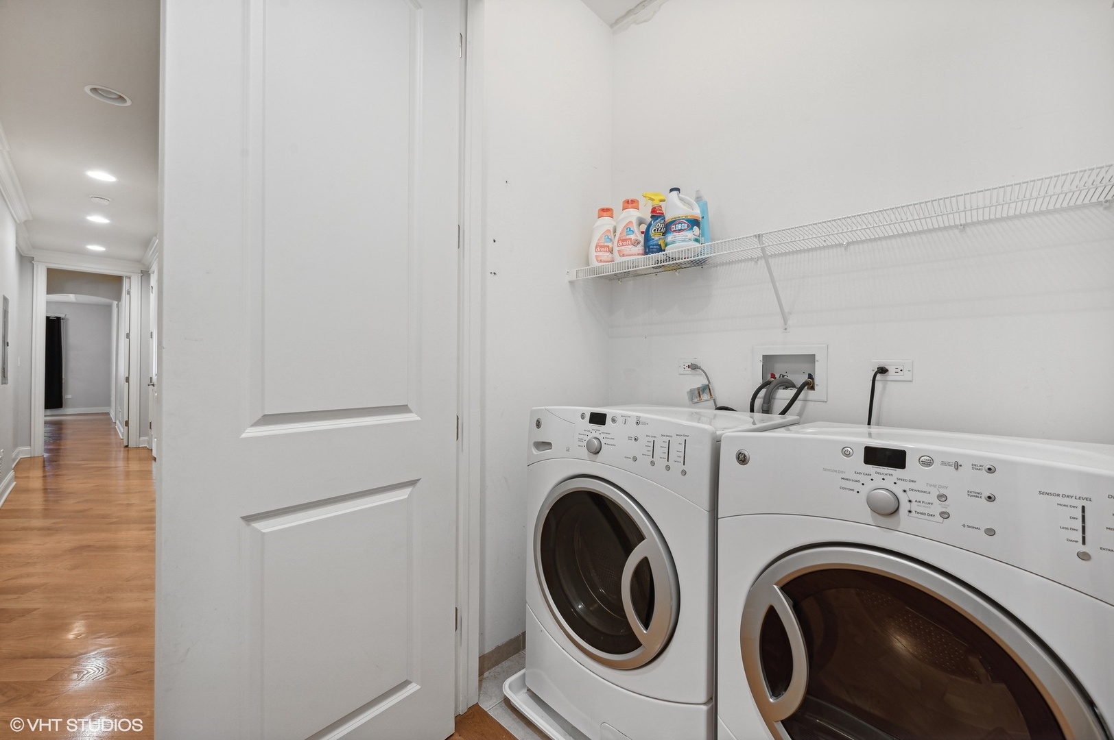 106 South Sangamon Street, Unit 3S Chicago, IL 60607 - Photo 18 of 20 a view of kitchen with washer and dryer