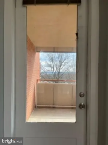 a view of utility room