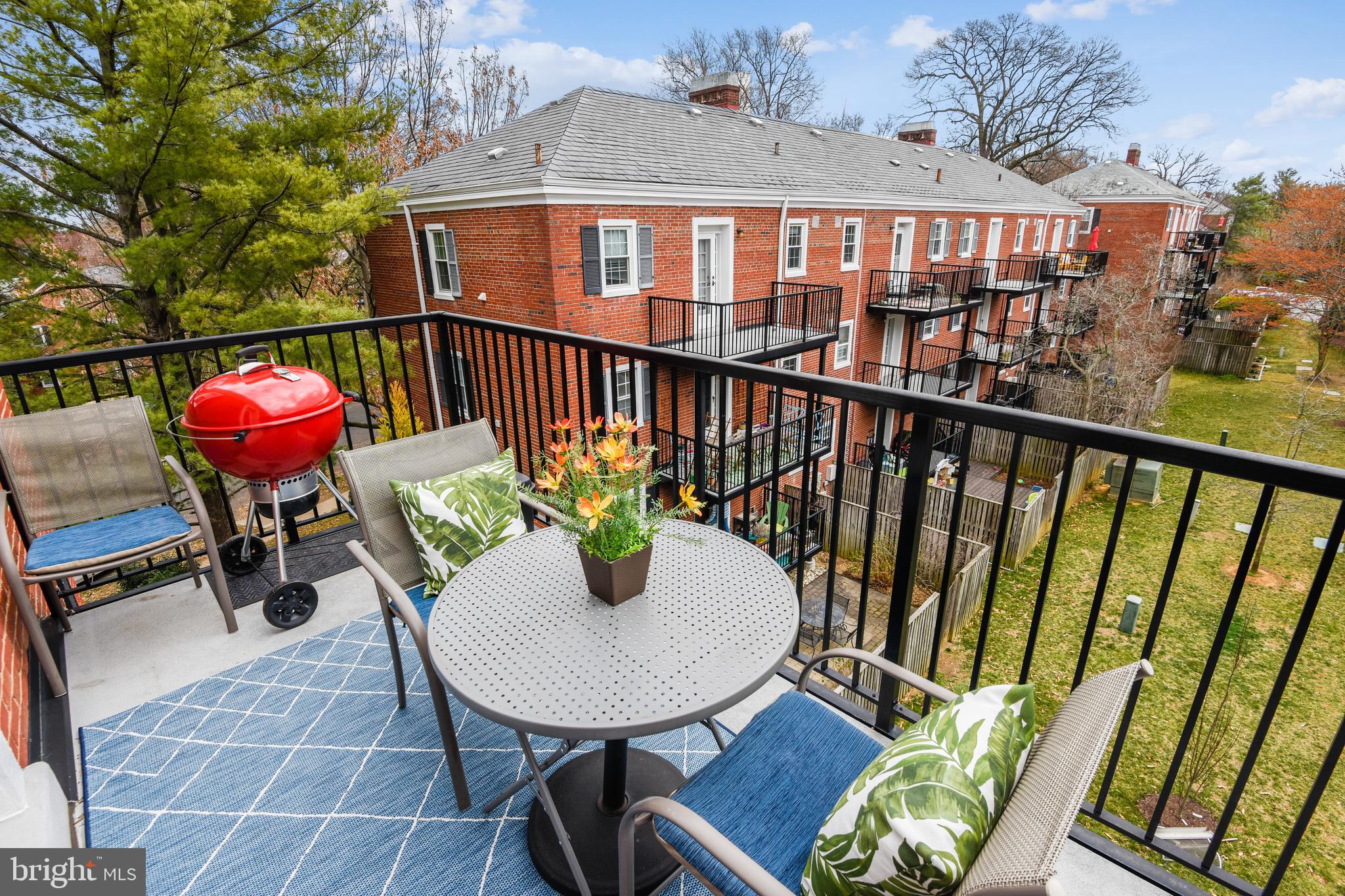 4900 29th Road South, Unit C1 Arlington, VA 22206 - Photo 26 of 41 Great space for entertaining