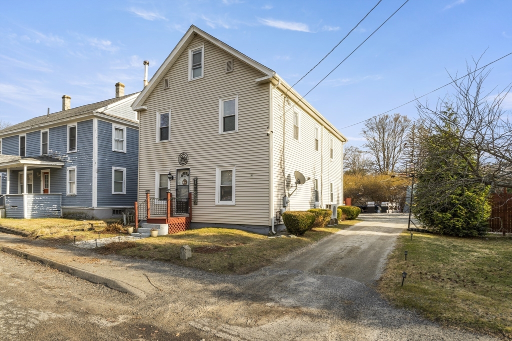 19 Chapel Street Warren, MA 01092 - Photo 2 of 38