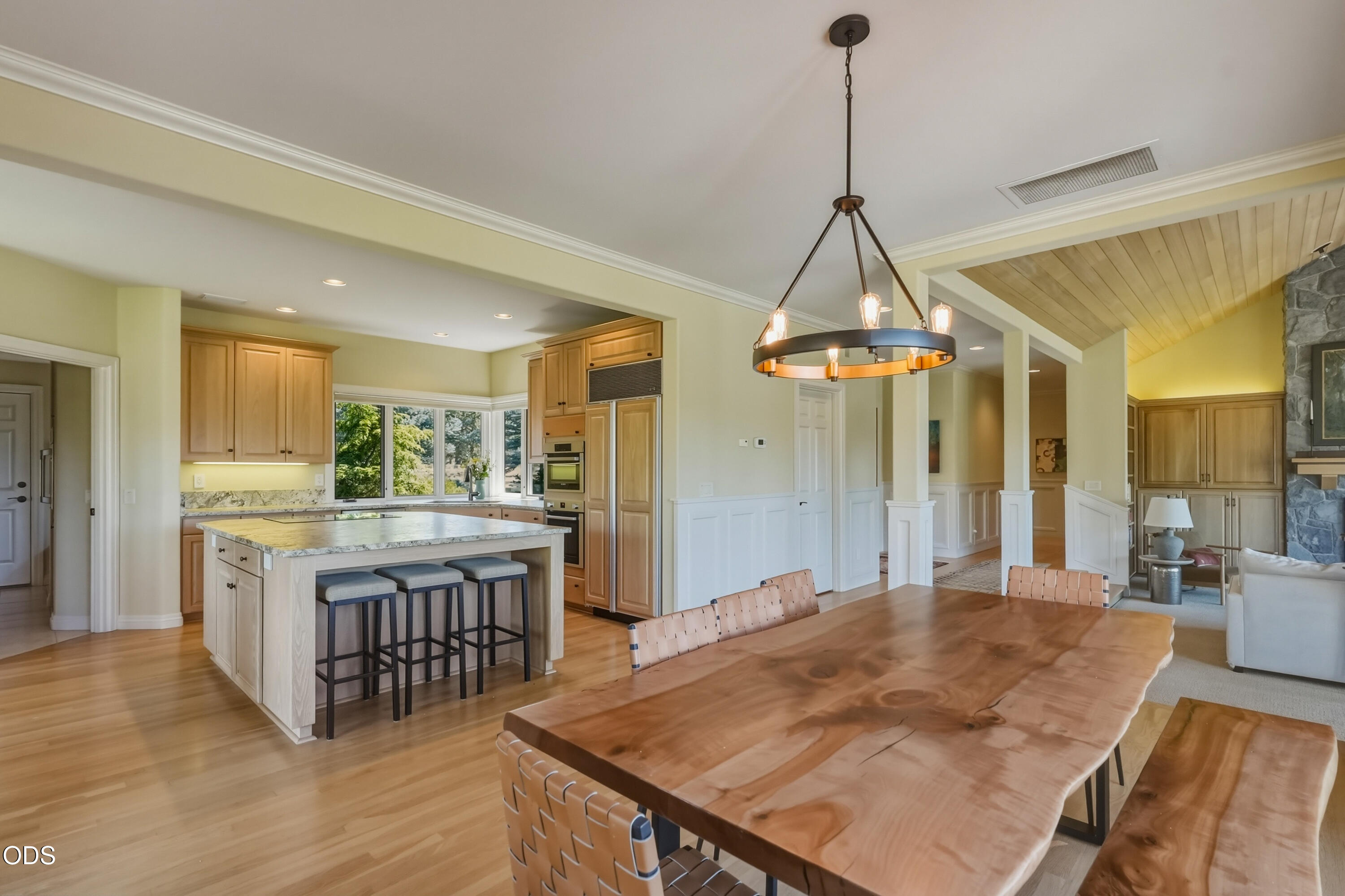 16150 Fox Ridge Circle Sisters, OR 97759 - Photo 12 of 51