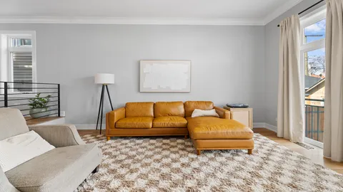 $900,000 | 5004 West Argyle Street, Chicago, IL 60630