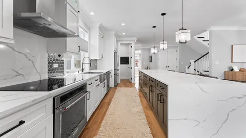 $900,000 | 5004 West Argyle Street, Chicago, IL 60630