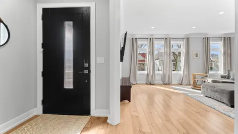 $900,000 | 5004 West Argyle Street, Chicago, IL 60630