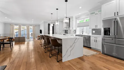 $900,000 | 5004 West Argyle Street, Chicago, IL 60630