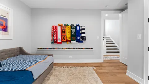 $900,000 | 5004 West Argyle Street, Chicago, IL 60630