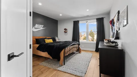 $900,000 | 5004 West Argyle Street, Chicago, IL 60630