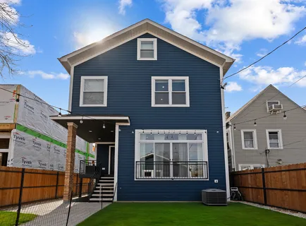 $925,000 | 5004 West Argyle Street, Chicago, IL 60630