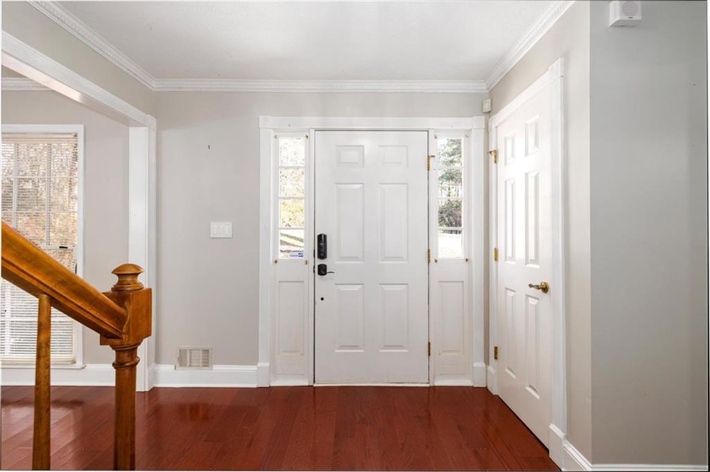 1594 Howell Highlands Smoke Rise, GA 30087 - Photo 8 of 55