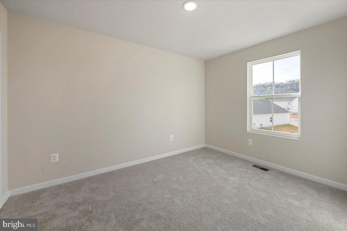 34 Scoter Road Hedgesville, WV 25427 - Photo 20 of 26 Br 2 Similar