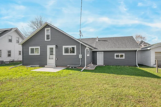 $399,900 | 303 South 1st Avenue, Winneconne, WI 54986