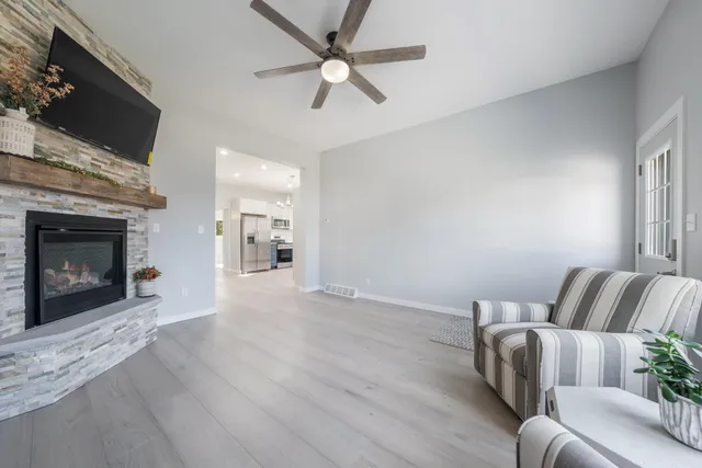 $399,900 | 303 South 1st Avenue, Winneconne, WI 54986