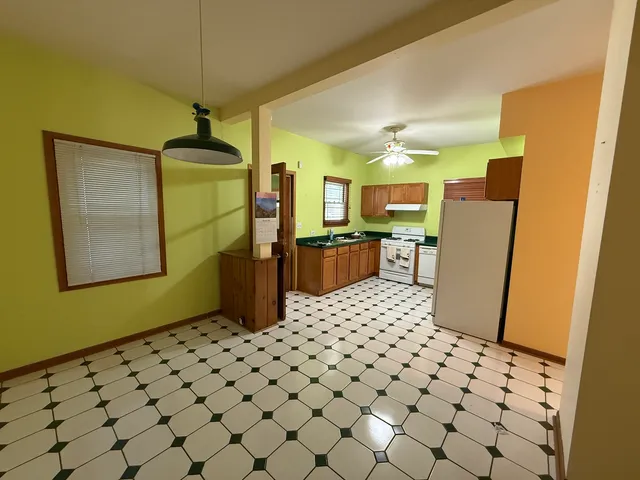 $2,800 | 4844 West Montrose Avenue, Chicago, IL 60630