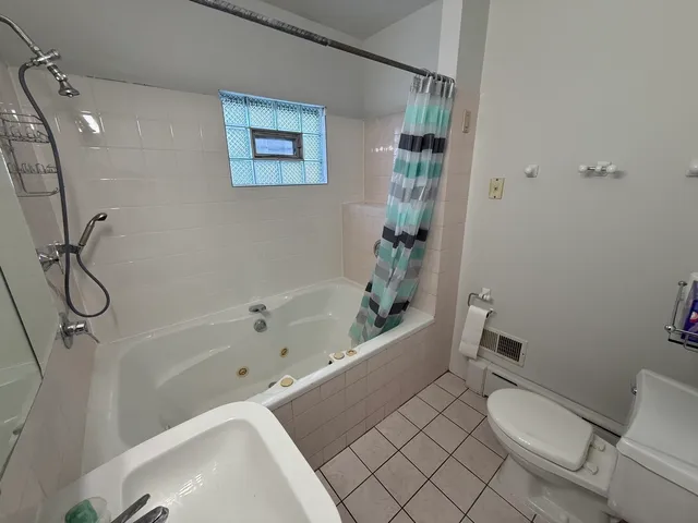 $2,800 | 4844 West Montrose Avenue, Chicago, IL 60630