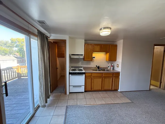 $2,800 | 4844 West Montrose Avenue, Chicago, IL 60630