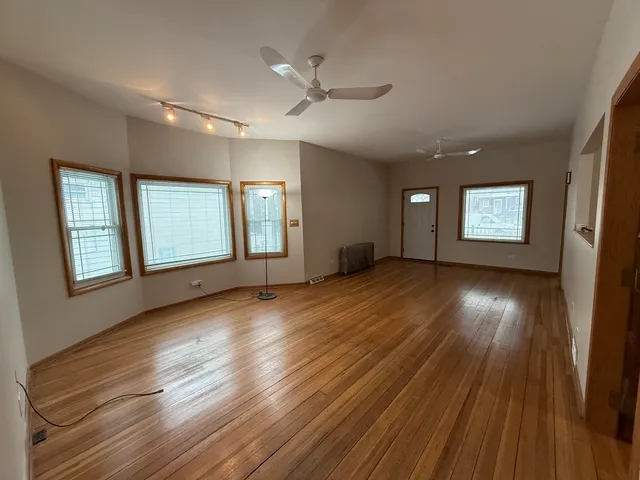 $2,800 | 4844 West Montrose Avenue, Chicago, IL 60630