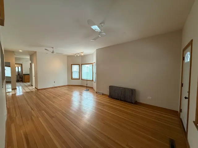 $2,800 | 4844 West Montrose Avenue, Chicago, IL 60630