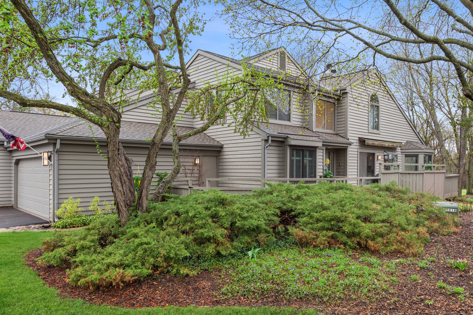 648 Golf Lane, Lake Barrington, IL 60010 Compass