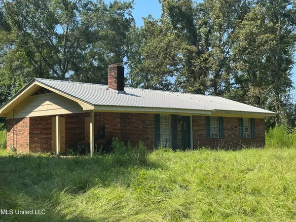 $75,900 | 273 White Oak Drive, Raleigh, MS 39153