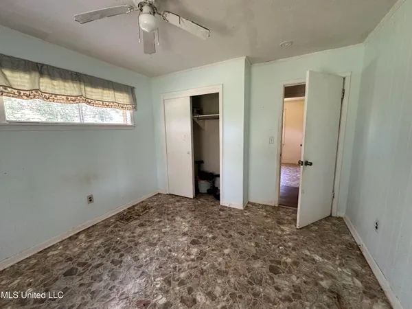 $75,900 | 273 White Oak Drive, Raleigh, MS 39153