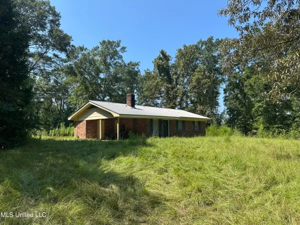 $75,900 | 273 White Oak Drive, Raleigh, MS 39153