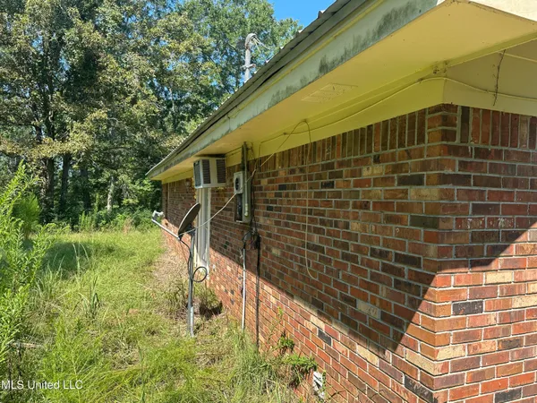 $75,900 | 273 White Oak Drive, Raleigh, MS 39153
