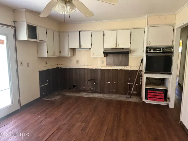 $75,900 | 273 White Oak Drive, Raleigh, MS 39153