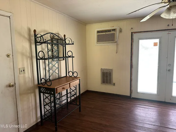 $75,900 | 273 White Oak Drive, Raleigh, MS 39153