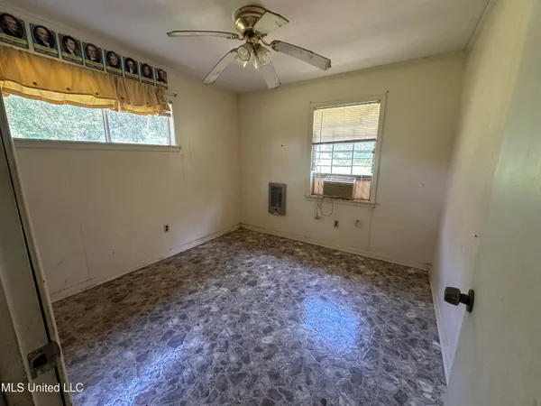 $75,900 | 273 White Oak Drive, Raleigh, MS 39153