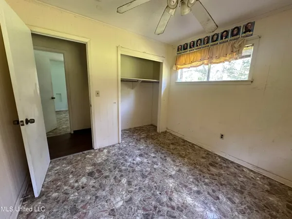 $75,900 | 273 White Oak Drive, Raleigh, MS 39153
