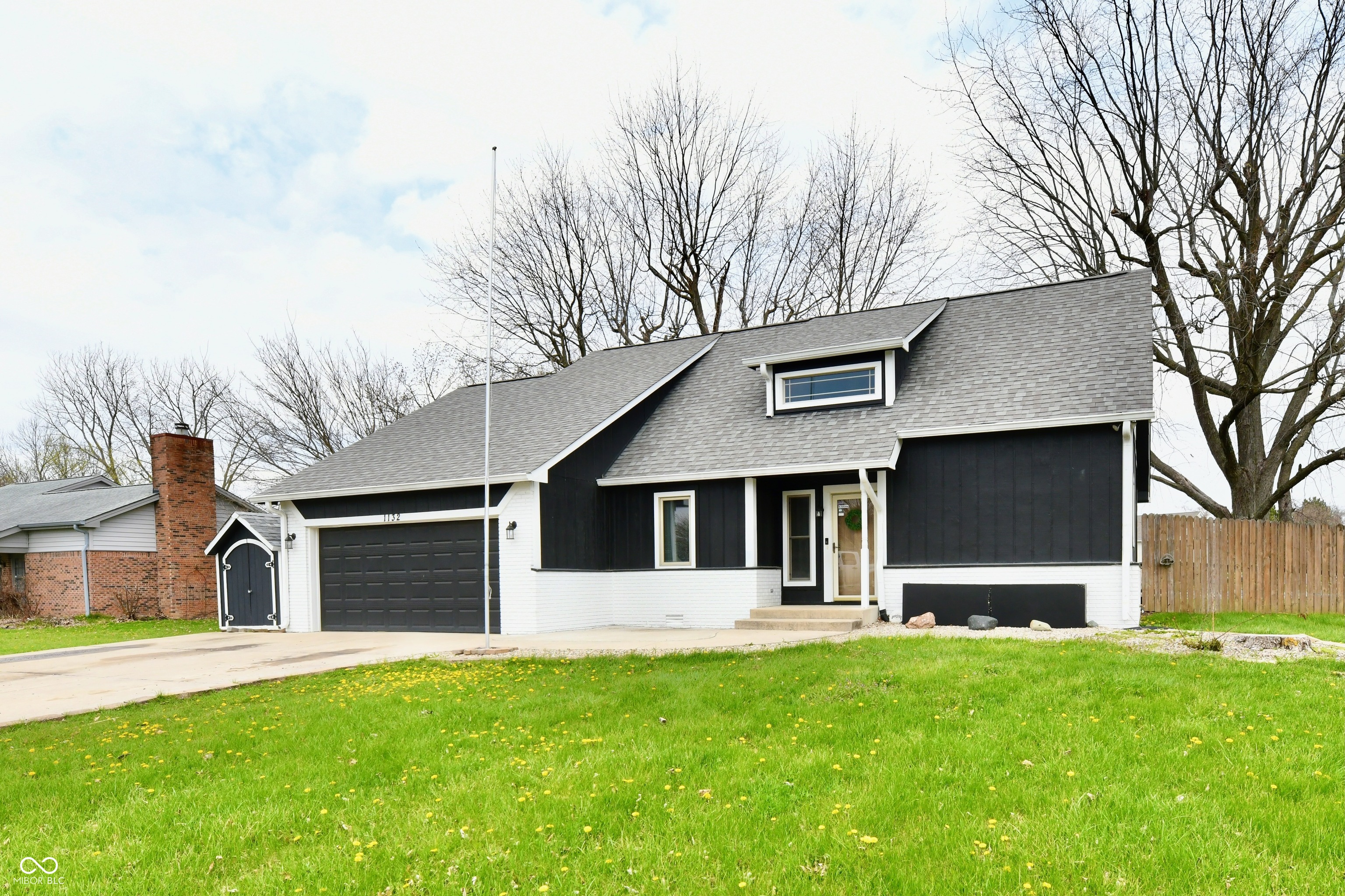 1132 Madrid Road Greenwood, IN 46143 - Photo 4 of 54