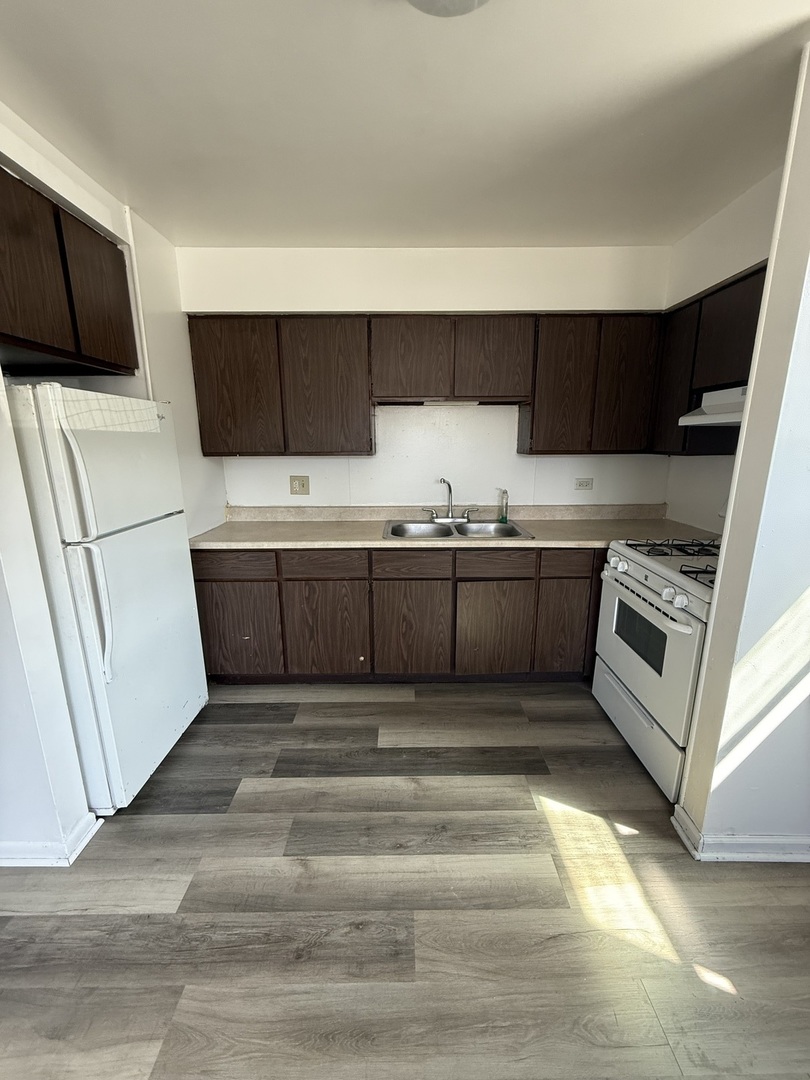 1627 Woodbine Drive, Unit 2 Round Lake Beach, IL 60073 - Photo 1 of 5