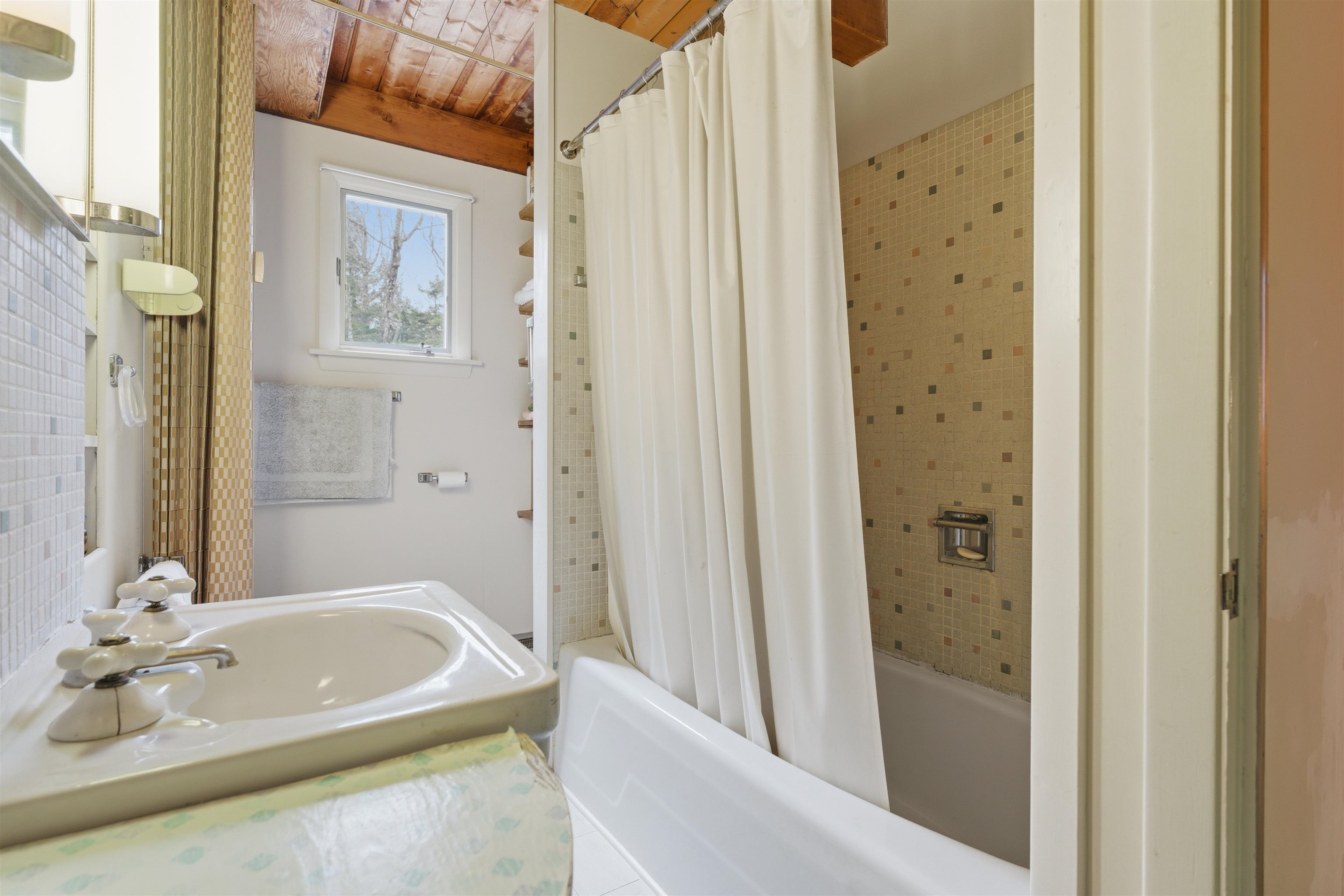 2936 Hapgood Pond Road Peru, VT 05152 - Photo 13 of 28