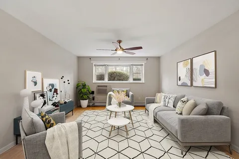 $259,900 | 5 Colonial Drive, Unit 2, Andover, MA 01810