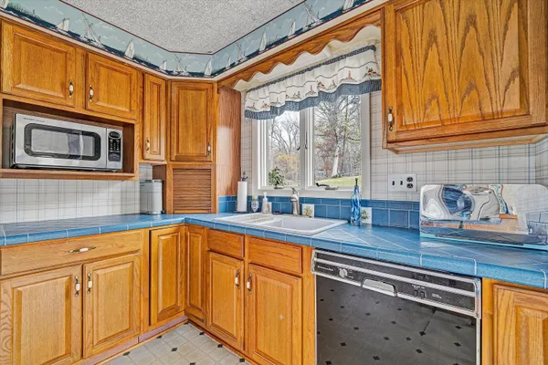 $1,600,000 | 1154 Acorn Drive, Moneta, VA 24121