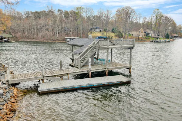 $1,600,000 | 1154 Acorn Drive, Moneta, VA 24121