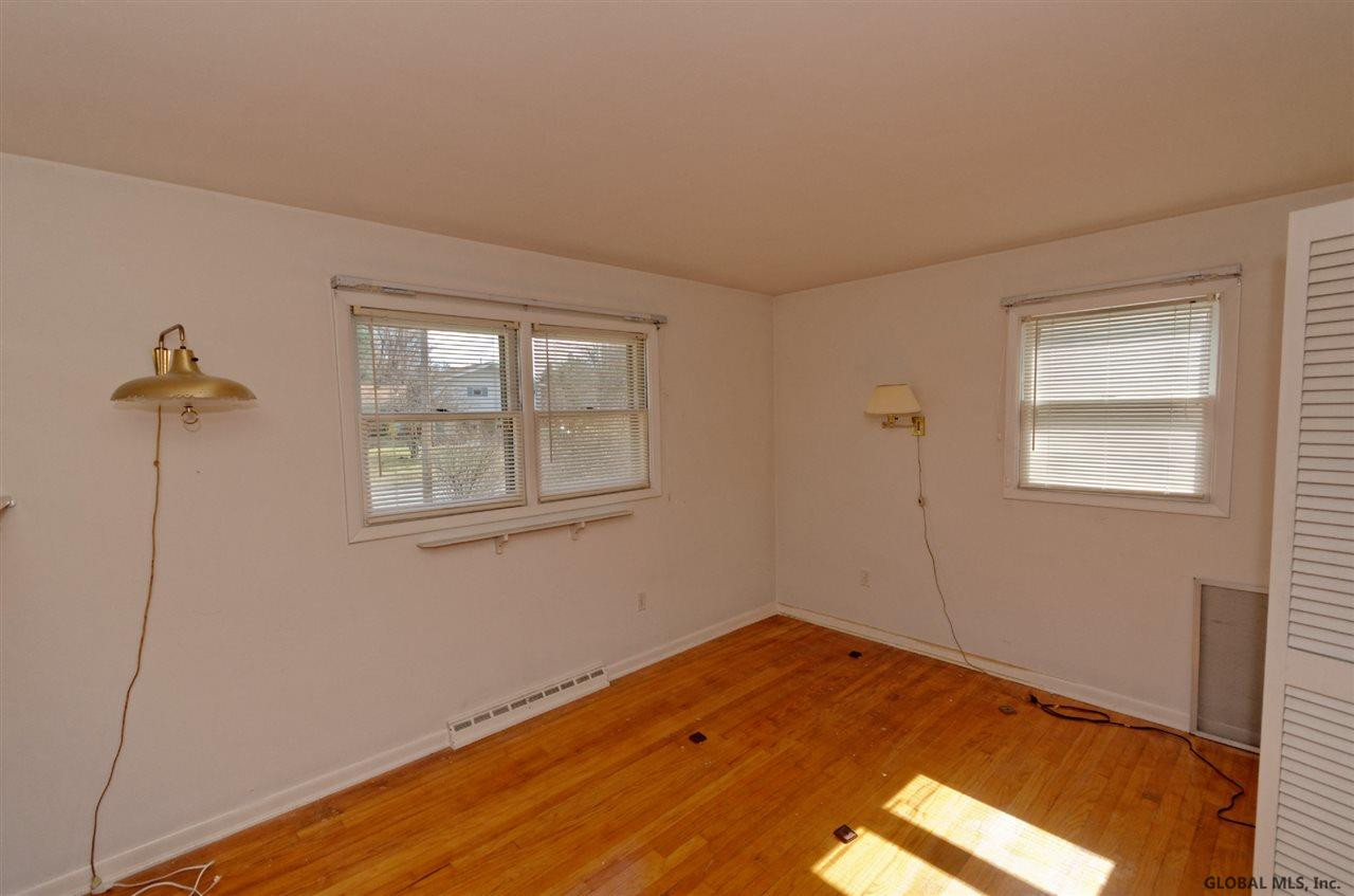 835 Warner Road Niskayuna, NY 12309 - Photo 11 of 25 Photo 11