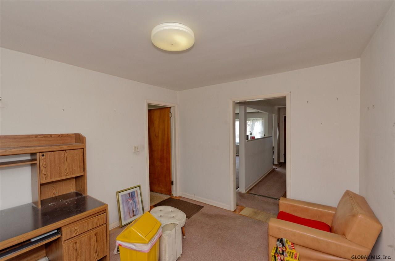 835 Warner Road Niskayuna, NY 12309 - Photo 18 of 25 Photo 18