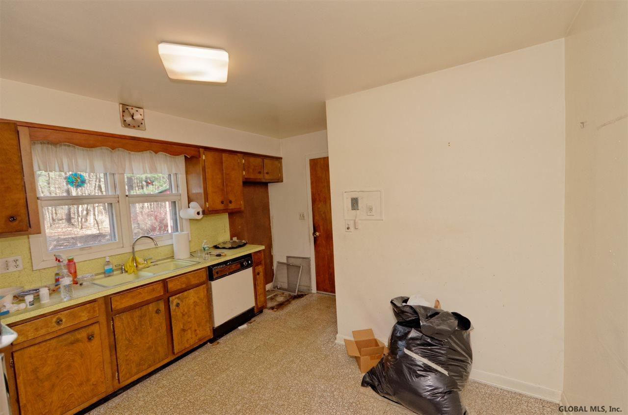835 Warner Road Niskayuna, NY 12309 - Photo 19 of 25 Photo 19