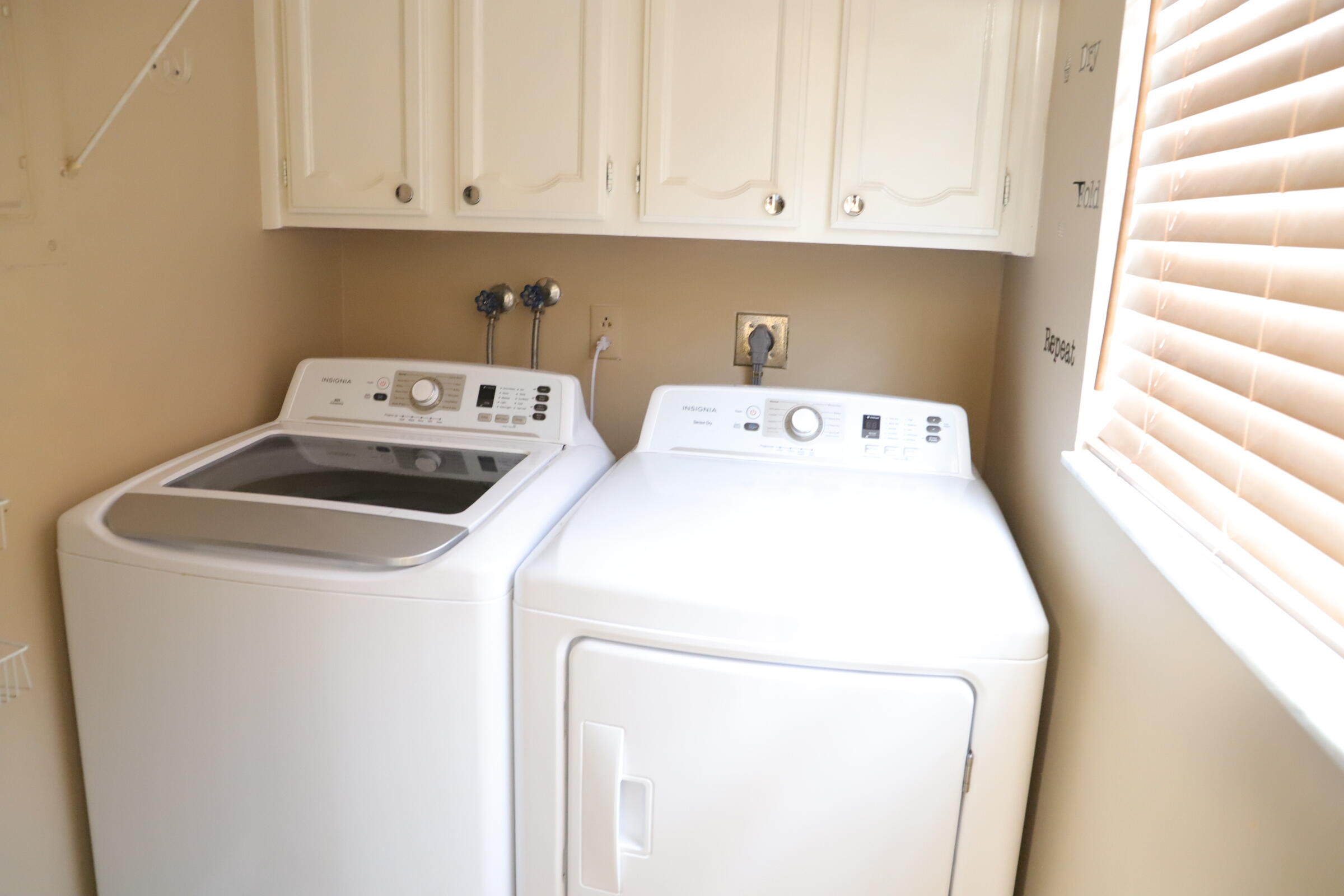 6400 Northwest 2nd Avenue, Unit 423 Boca Raton, FL 33487 - Photo 17 of 19 a utility room with dryer and washer