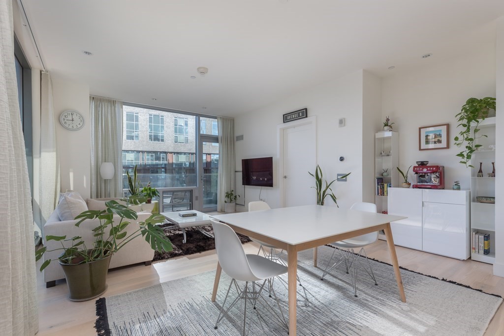 32 Traveler Street, Unit 304 Boston, MA 02118 - Photo 4 of 35