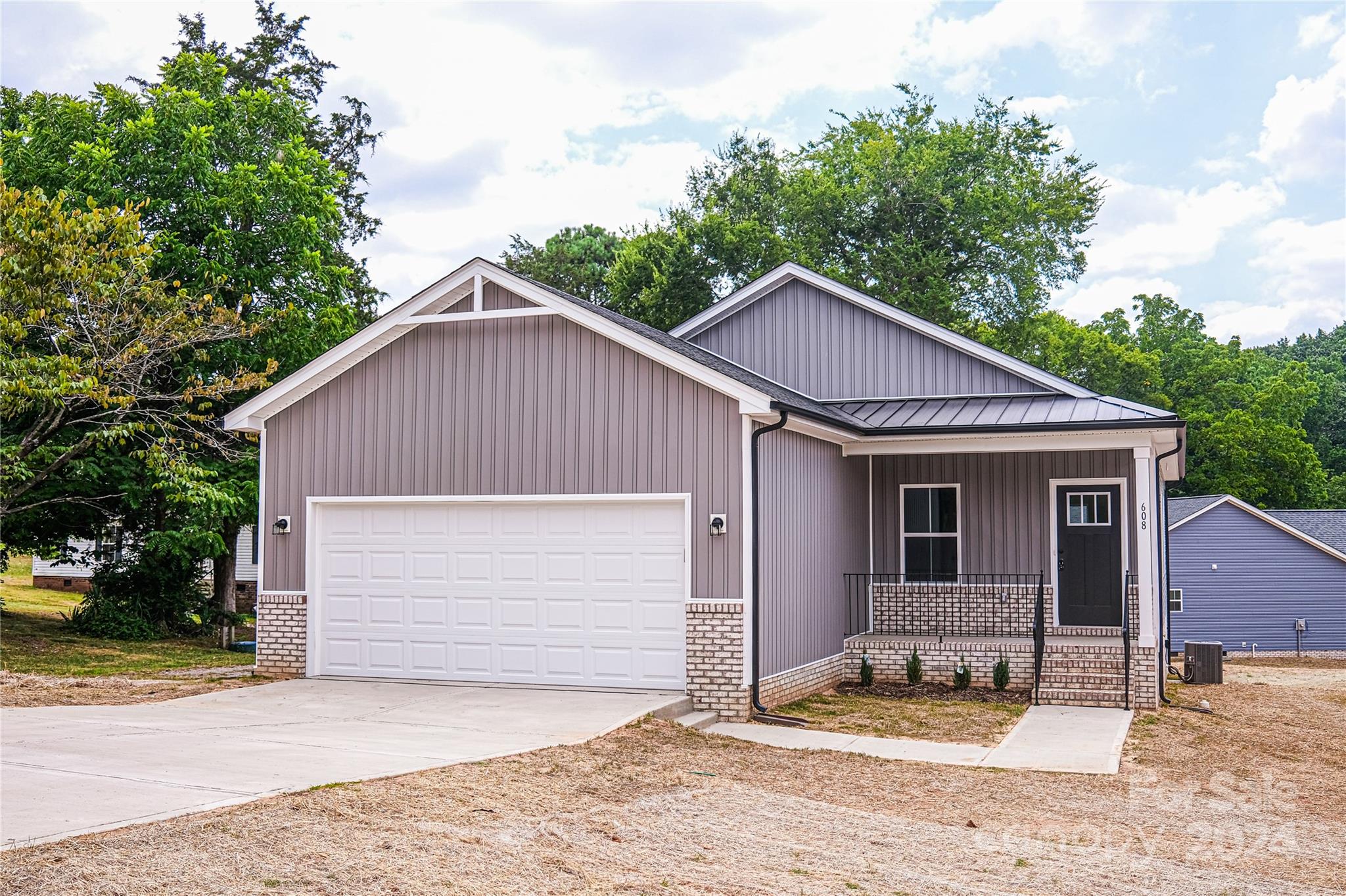 608 Wyoming Dr Northwest  