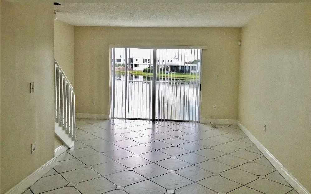 156 Riviera Circle, Unit 183 Weston, FL 33326 - Photo 3 of 22 thumbnail (3)