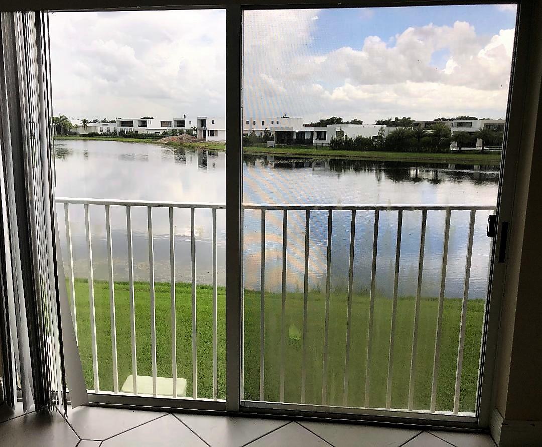 156 Riviera Circle, Unit 183 Weston, FL 33326 - Photo 4 of 22 thumbnail (2)