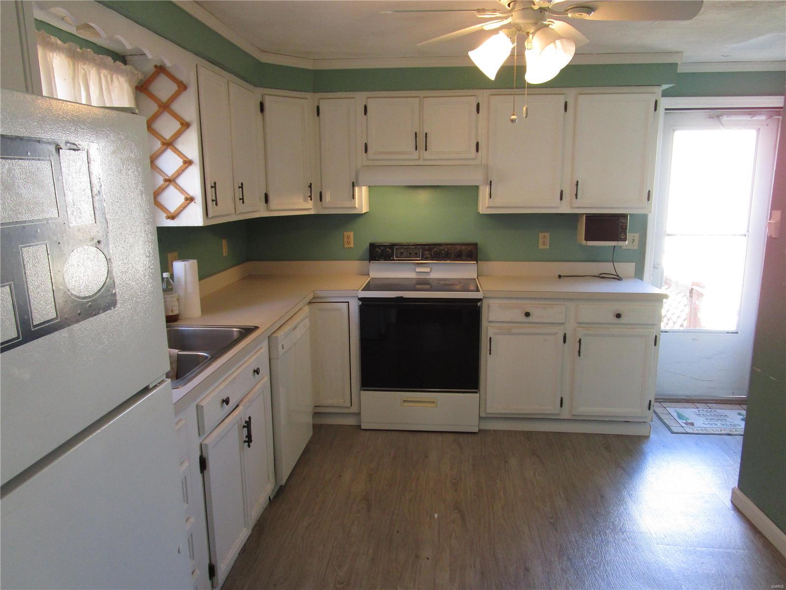 518 Solomon Street Chester, IL 62233 - Photo 11 of 19 Gallery Image 11