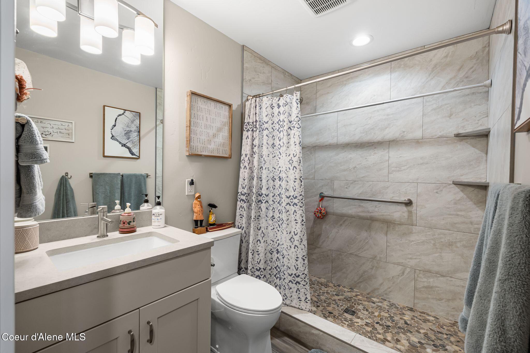 207 Birch Banks Road Sagle, ID 83860 - Photo 36 of 86 Bathroom