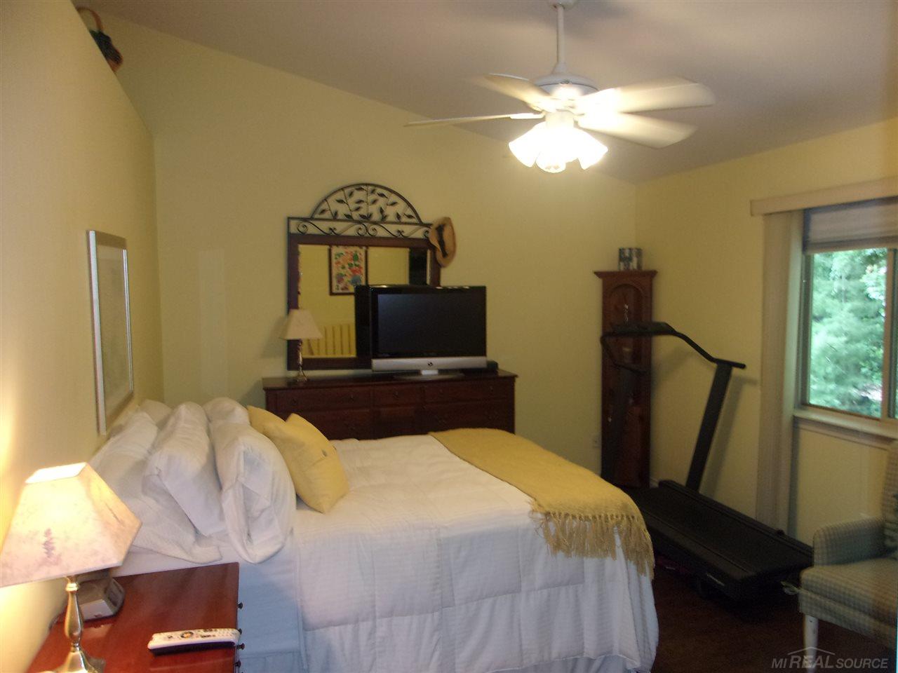 9662 Nook Road, Unit 12 Algonac, MI 48001 - Photo 27 of 30 31298852-26.JPG