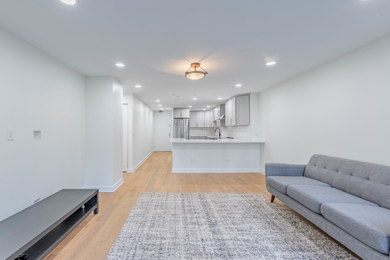 405 North Wabash Avenue, Unit 207 Chicago, IL 60611 - Photo 13 of 30